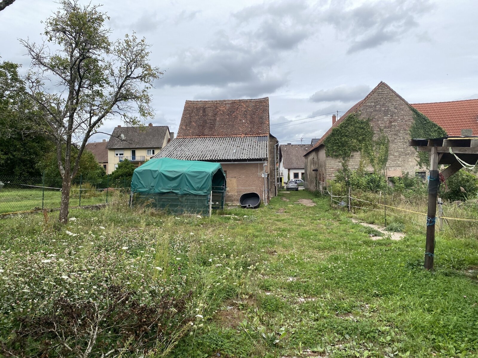 Wahnwegen: Bauernhaus mit 6000qm Wiese direkt am Haus Wahnwegen: Bauernhaus mit 6000qm Wiese direkt am Haus