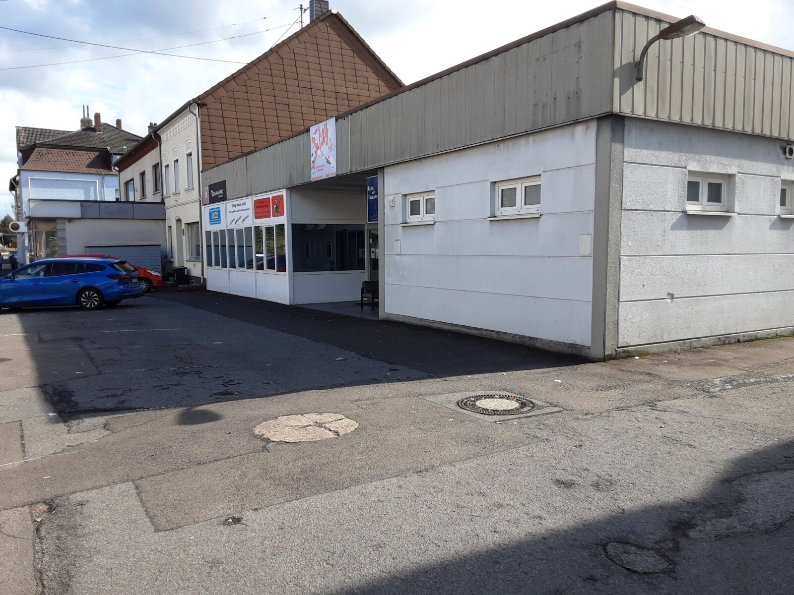 Top-Rendite ! Langfristig vermietete Gewerbeimmobilie in zentraler Lage von Wadgassen zu verkaufen 