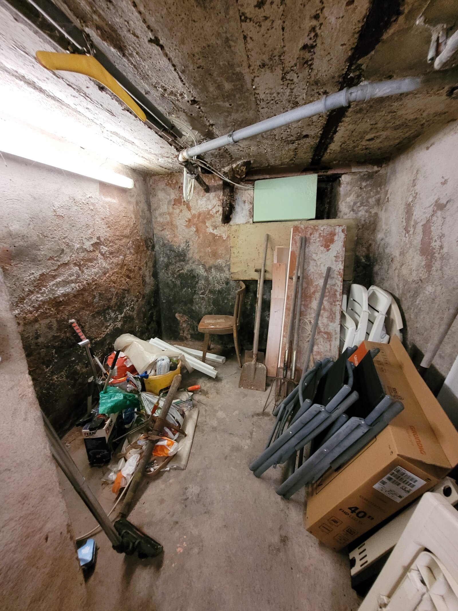 Bild 15 zeigt einen Kellerraum