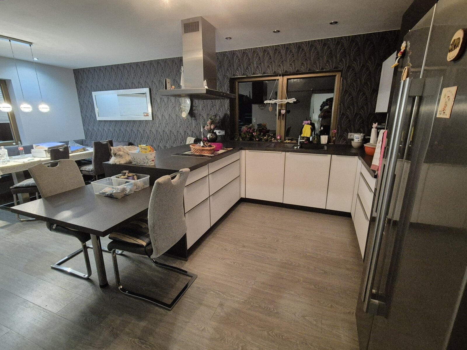 Bild 6 zeigt Küche im EG