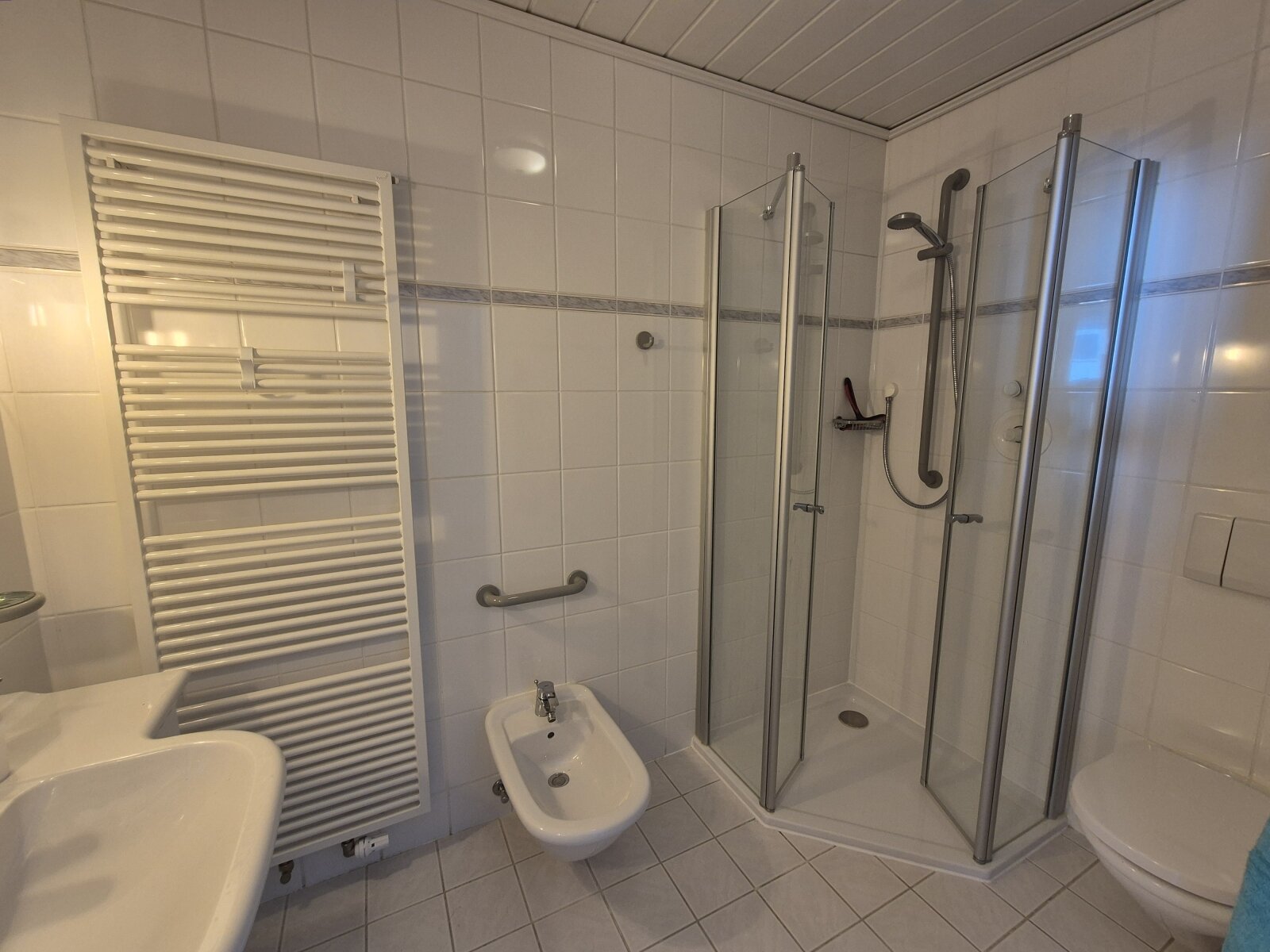 Bild 6 zeigt Bad der ehemaligen Ferienwohnung