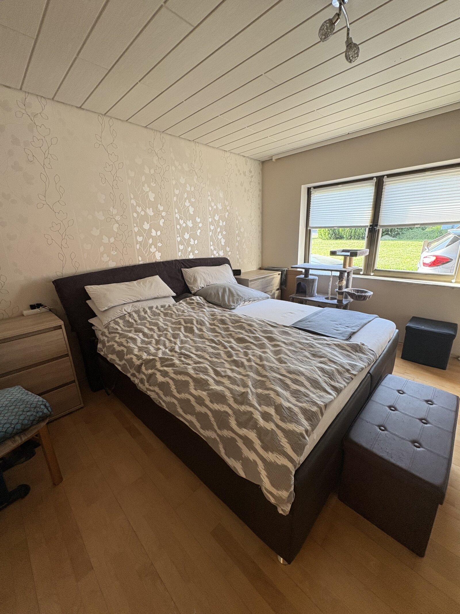 Bild 10 zeigt das Schlafzimmer